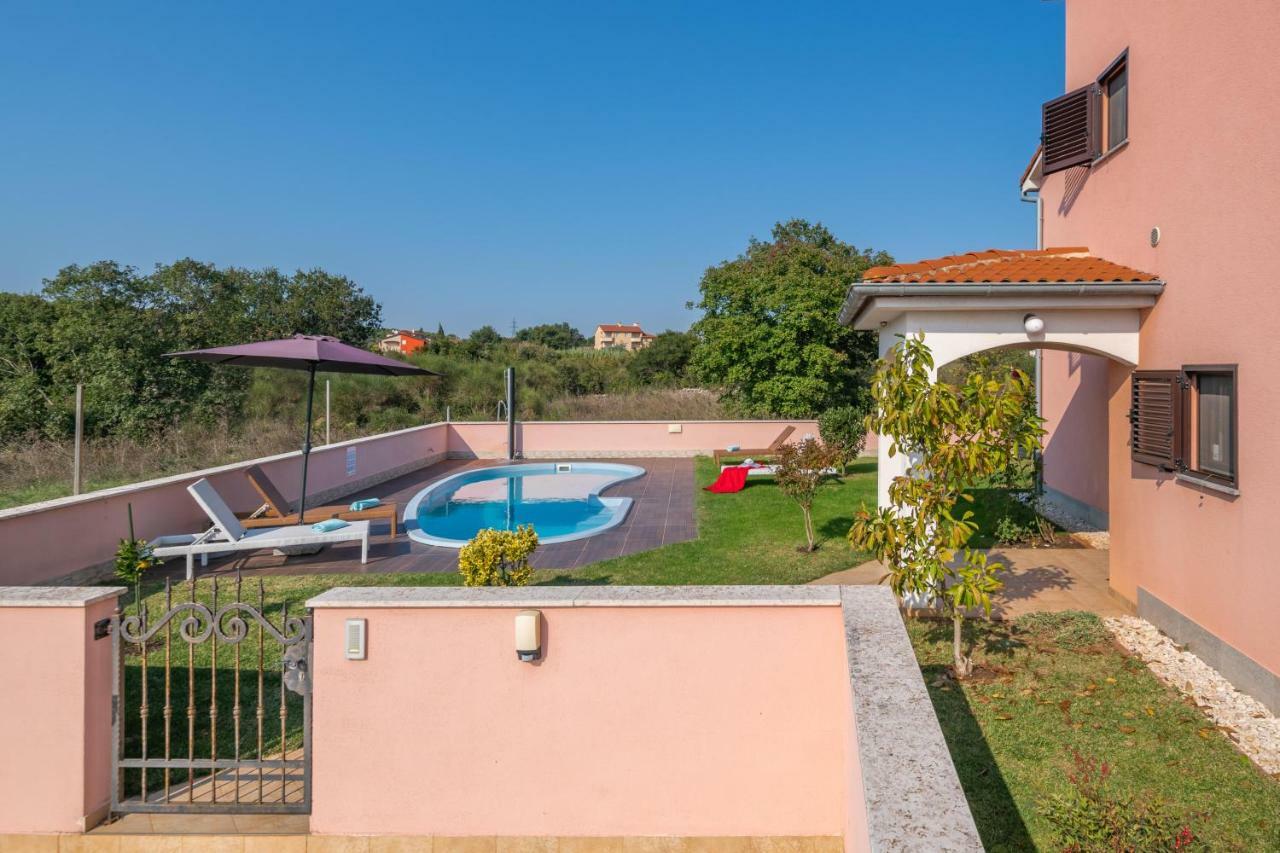 Ferienhaus Joy Ližnjan Exterior foto